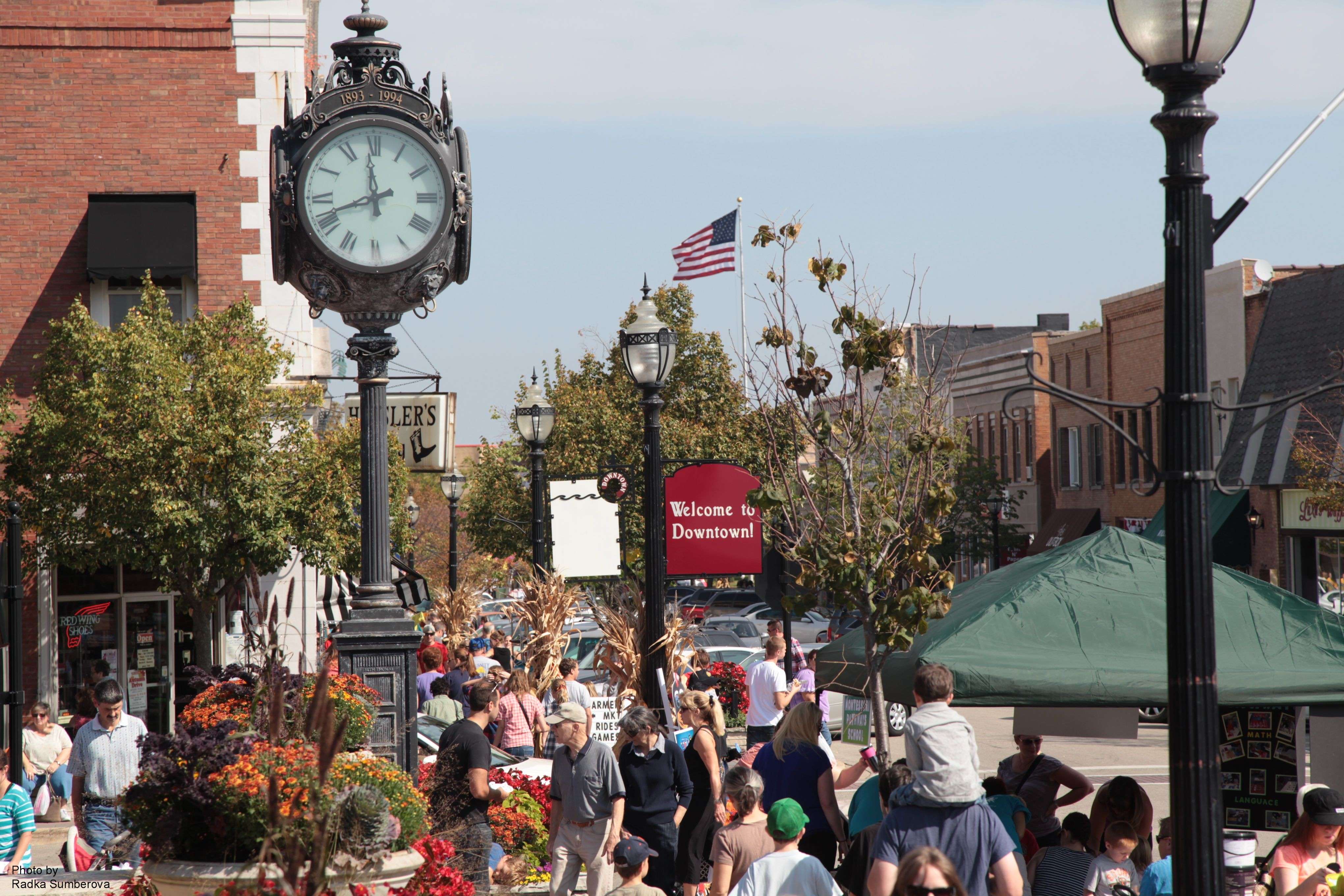 Downtown Crystal Lake/Main Street Enjoy Illinois